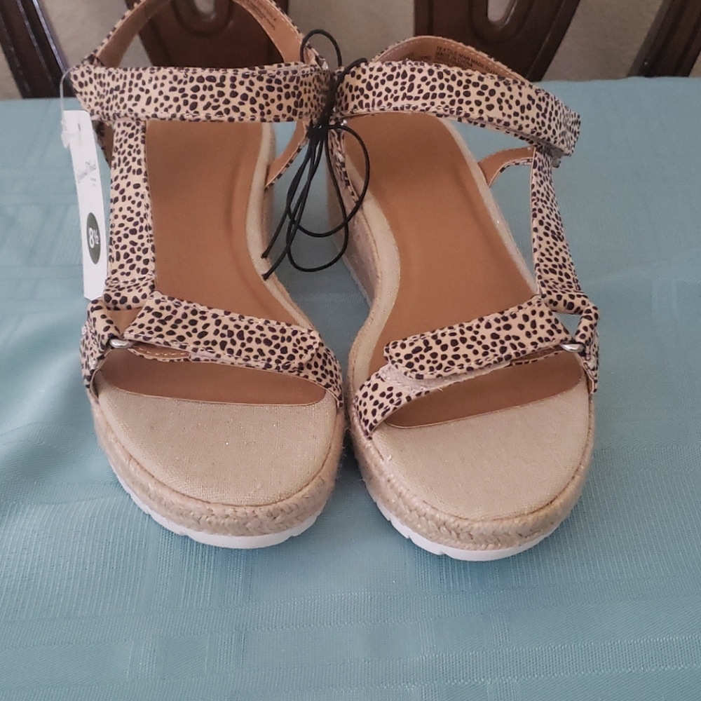 Wedge heels